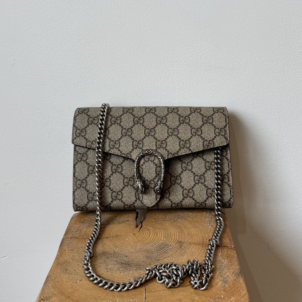 Gucci Beige Crossbody Bag with Chain